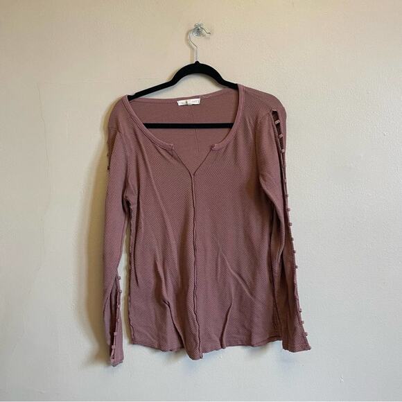 Gilded Intent M lavender long sleeve t-shirt cut out v-neck - Picture 1 of 7